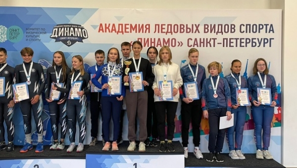 С 15 по 17 сентября в ледовом дворце Академии «Динамо» cостоялось Первенство Санкт-Петербурга по шорт-треку.